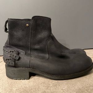 UGG Brant Ankle Boots
